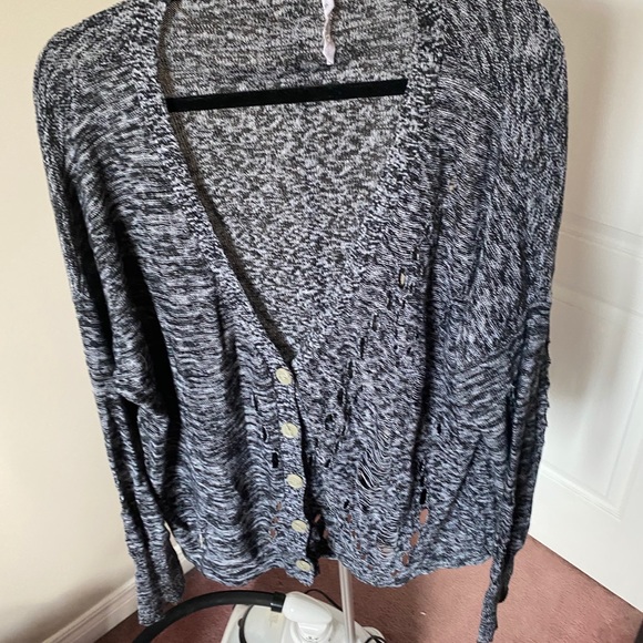 BCBG Distressed Cardigan - Picture 3 of 9